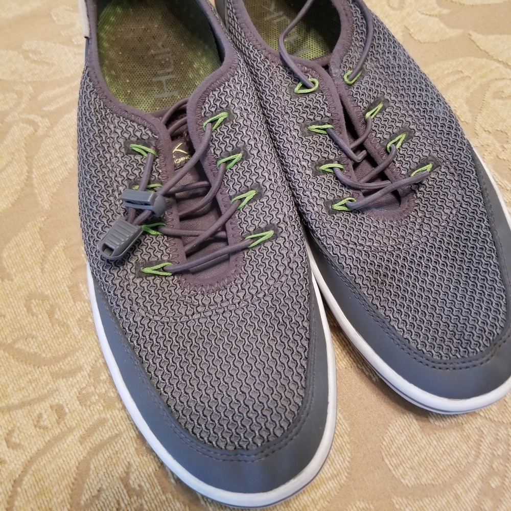 Hux Performance Fishing Size 8 Gray/Green Slip Ons